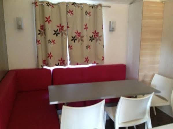 Camping Neptuno Hotel Pals Exterior photo